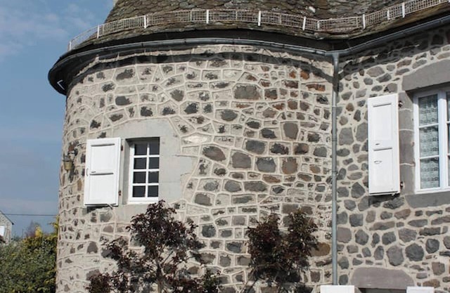 Homerez - Apartment Saint-Martin-Sous-Vigouroux