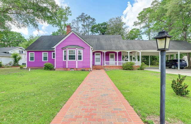 Home 1 Mi to Dtwn Conway: Great for Beach Days!