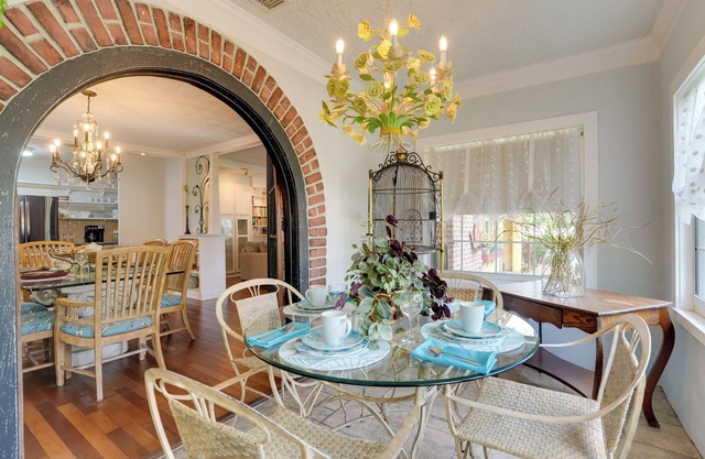 Home 2 Mi to Dtwn Mt Dora w/Shared Hot Tub!