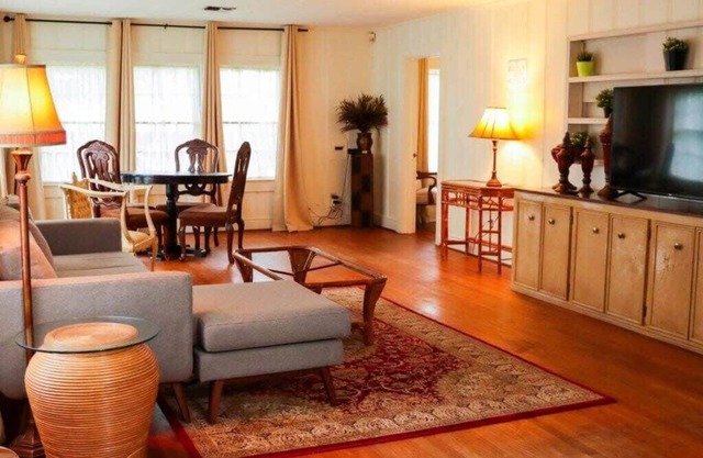 Home Away From Home 4 BR Lafayette Stay in the Heart of Town