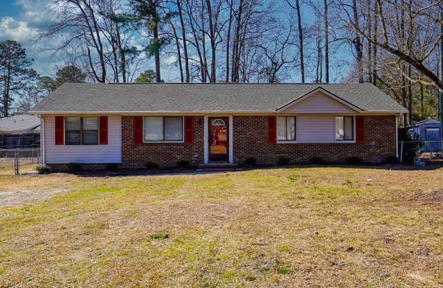 Home away from Home-Conveniently located in a quiet place