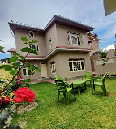 Home Away From Home Cute 3 bedroom House G floor