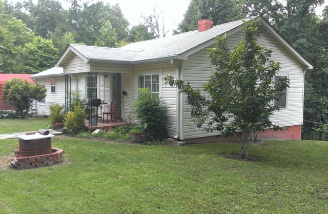 Home away from Home. Pet friendly.