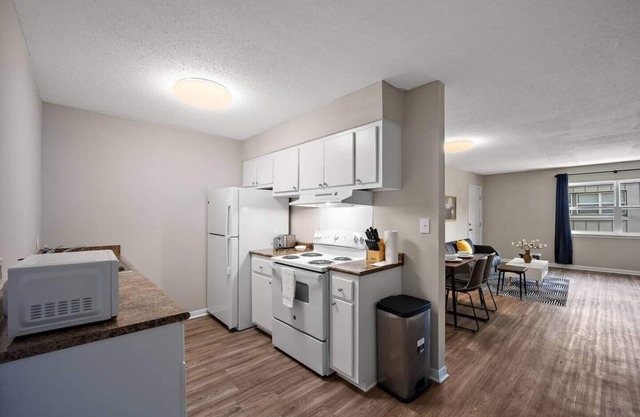 Home in Canton, 10 Min to Amazon Center