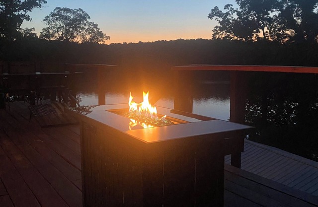 Home in Lake of the Ozarks! Family friendly on MM74! Private Dock!