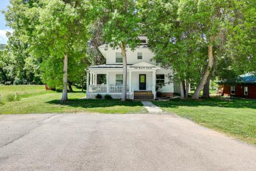 Home Near Downtown and Spearfish Canyon!