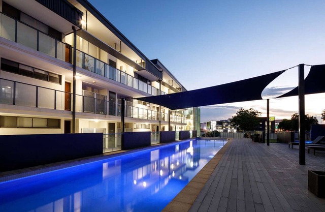 Home to Holiday at Central Islington Apartments