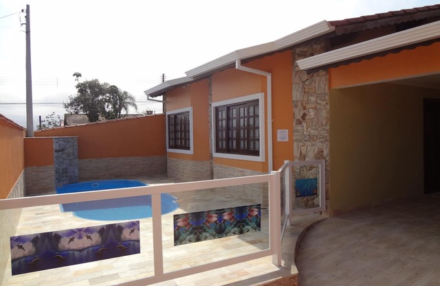 home w/pool w/3 bedrooms in Peruibe - en suite w/cable TV, WI-FI