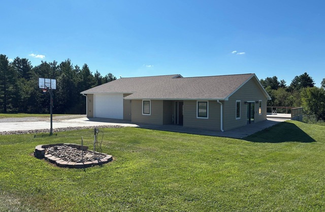 Home w/Pool on Lake Rathbun – less than 1 Mile to Boat Ramp!