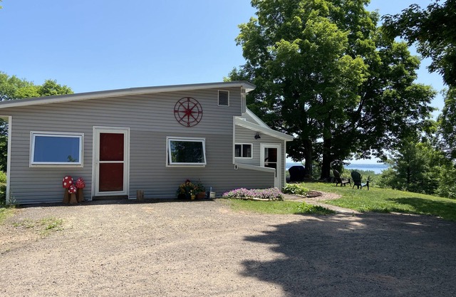 Home with a beautiful view of Lake Superior and Madeline Island