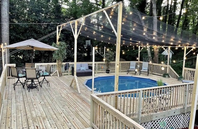 Home with pool sleeps 12, unique family friendly space in the heart of Raleigh