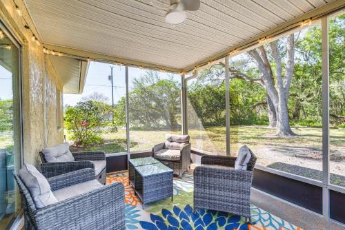 Home with Screened Porch, Near Weeki Wachee Springs!
