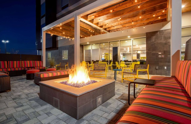 Home2 Suites By Hilton Calhoun