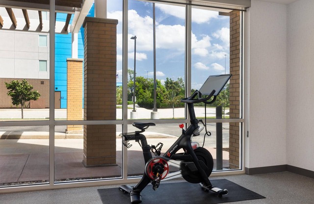 Home2 Suites by Hilton Milwaukee Brookfield