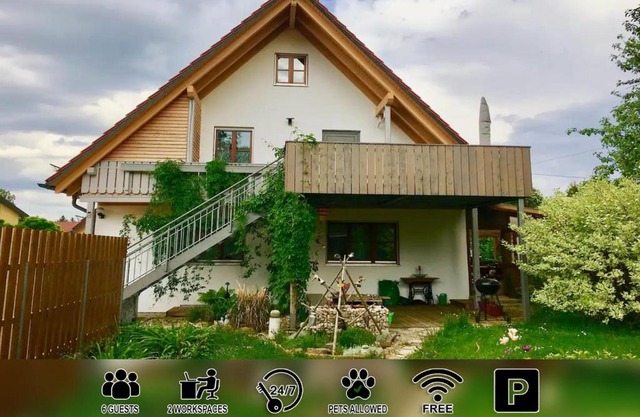 HOMELY STAY in a MODERN GREEN DREAM
