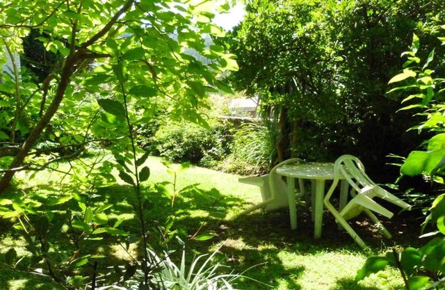 Homerez - Beautiful apartment With sea view and garden