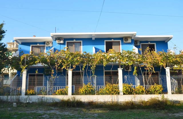 Homerez - Beautiful appartement for 5 ppl. with balcony at Velipojë