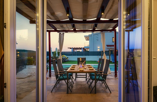 Homerez - Big house 5 km away from the beach for 9 ppl. with swimming-pool