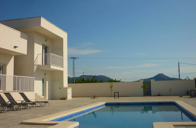 Homerez - Big villa for 10 ppl. with shared pool, garden and terrace at Abanilla