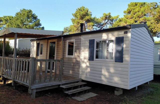 Homerez - Bungalow in Argences-en-Aubrac with Pool