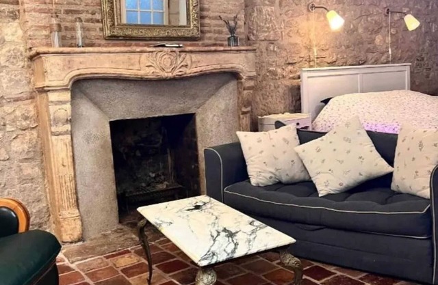 Homerez - Charming Studio in La Charité-sur-Loire