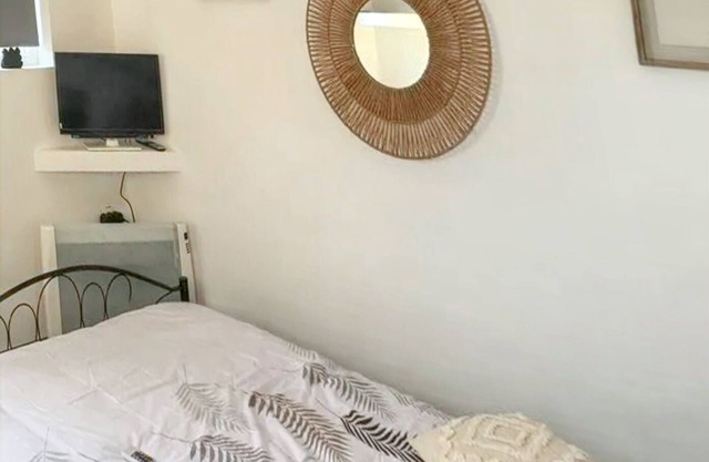 Homerez - Cosy Studio in the Heart of Ploërmel - 20 m² with Terrace