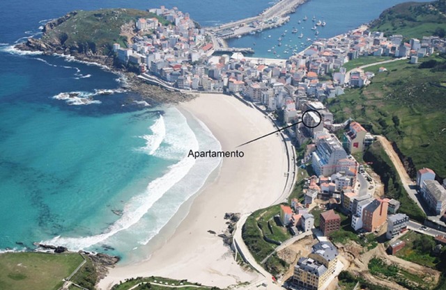 Homerez - Elegant Apartment in Malpica with Sea View