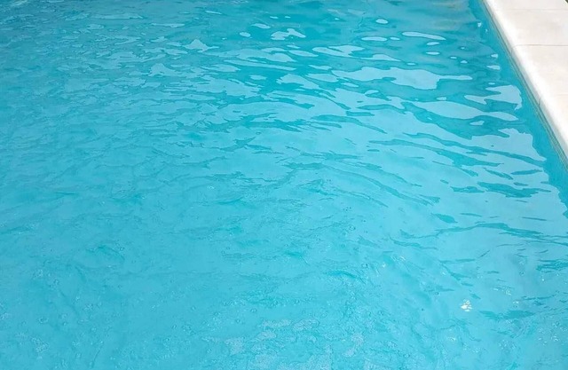 Homerez - Elegant Villa in Peñaflor with Private Pool