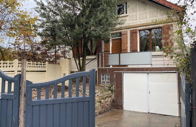 Homerez - House in Saint-Brice - Parking included