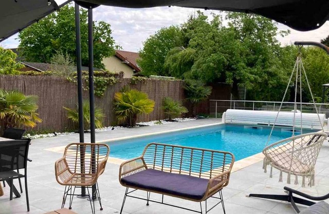 Homerez - Big villa for 12 ppl. with swimming-pool at Saint-Brice-sous-Forêt