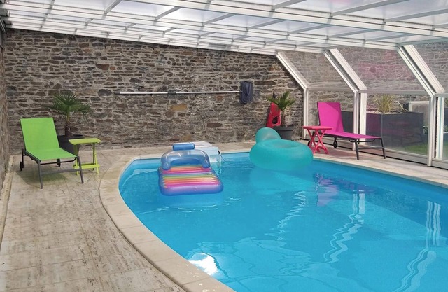 Homerez - House Pontorson, pool.