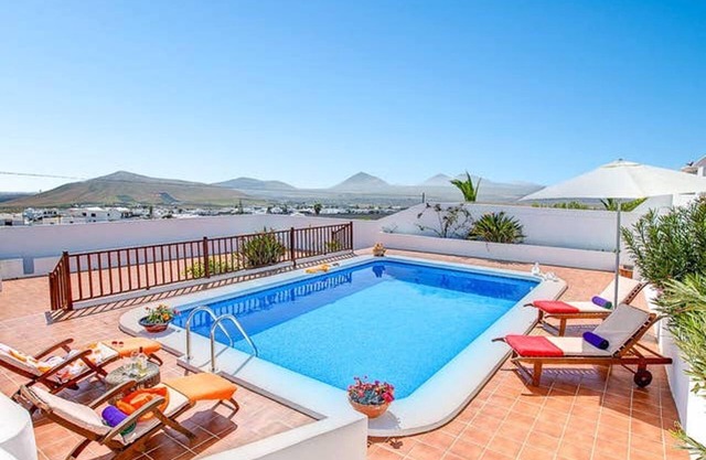 Homerez - Modern Villa in Nazaret with Private Pool