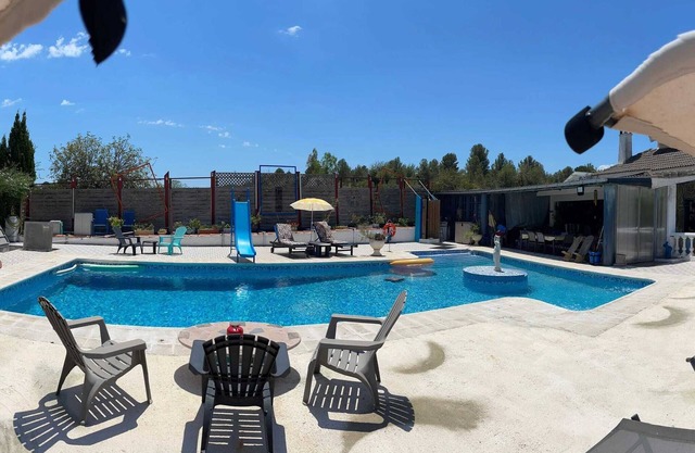 Homerez - Villa in Turís, Shared Pool.