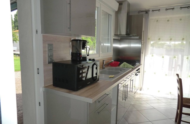 Homerez - Welcoming House in La Garnache with Enclosed Garden