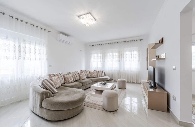 Hometown Apartment by PikHost