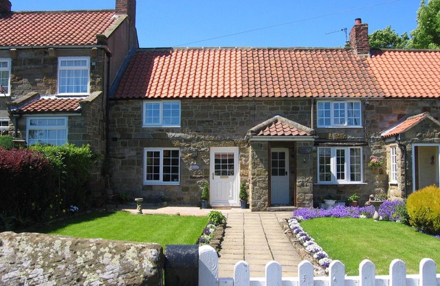 Honeysuckle Cottage - An idyllic spot to discover the North York Moors and Coast