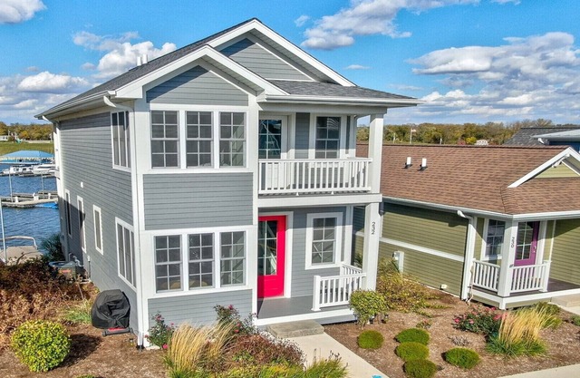 Hook, Wine, & Sinker | 2 Bed, 1.5 Bath