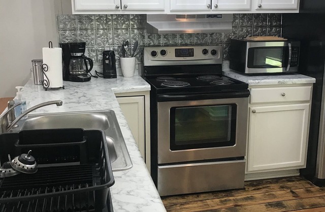 Hoot Nanny's Cottage on Mossy Creek