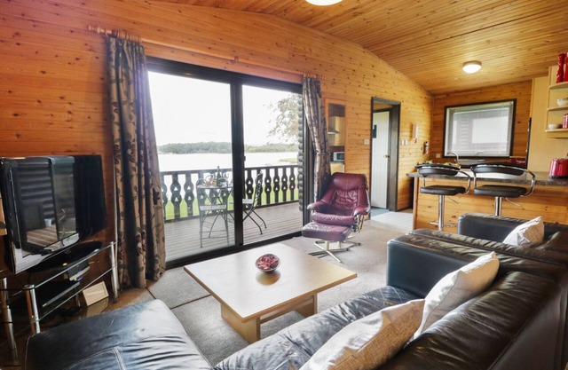 HOPE LODGE, family friendly, with pool in Lancaster