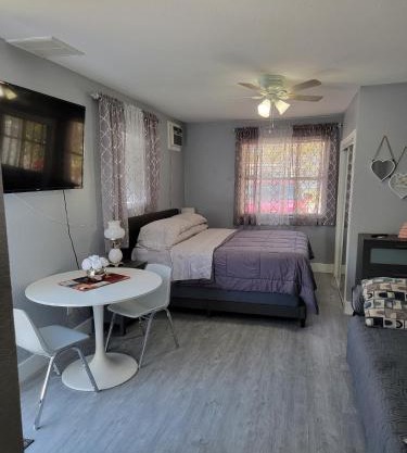 Hospédate con estilo y comodidad