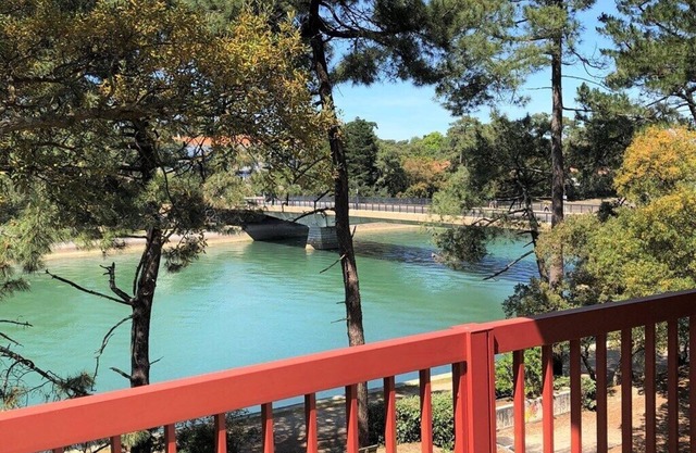 Hossegor city center- Flat for 4 persons with view on the marine lake channel