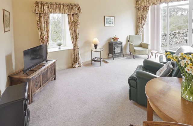 Host & Stay | Form Cottage