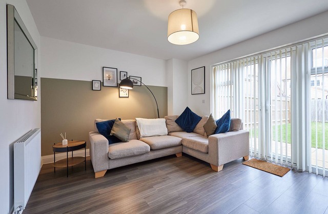 Host & Stay | Hewitt Close