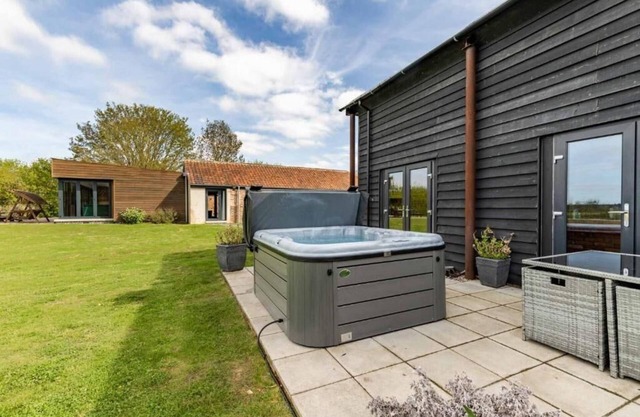 Host & Stay | Willow Barn