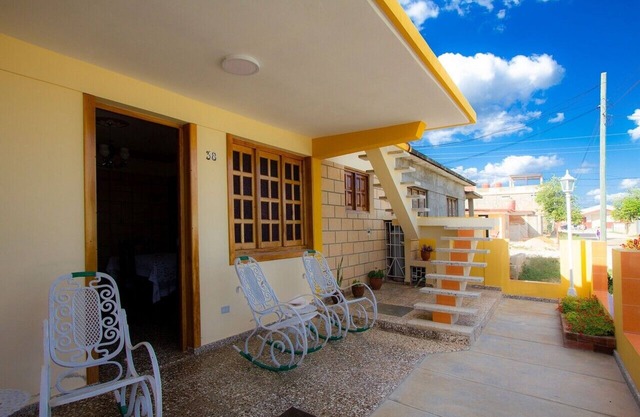 Hostal China y Fife PLAYA LARGA