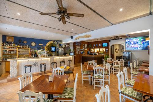 Hostal Doris - Adults Only