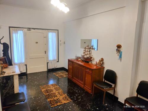 HOSTAL , Habitación en vivienda familiar