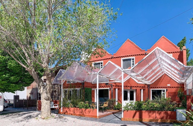 HOSTERIA MIRAS DEL MAR, FAMILY ATMOSPHERE, RUN BY ITS OWNERS.