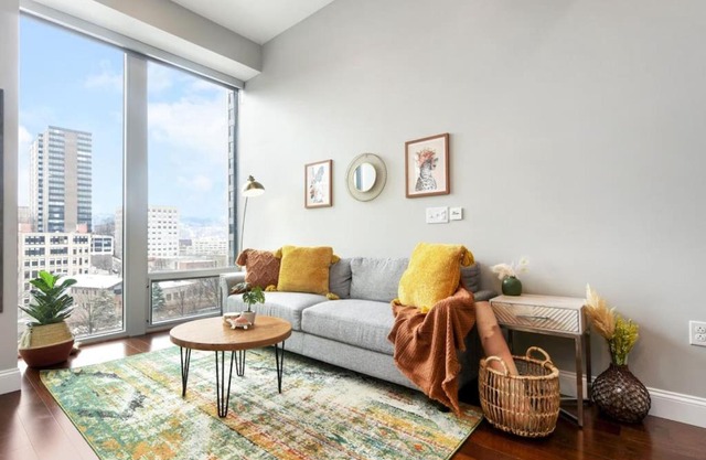 HostWise Stays - The Washington at Chatham - Free Parking, Private Gym, More!