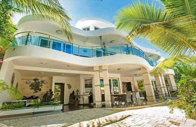 Hot parties in Dominican Republic!